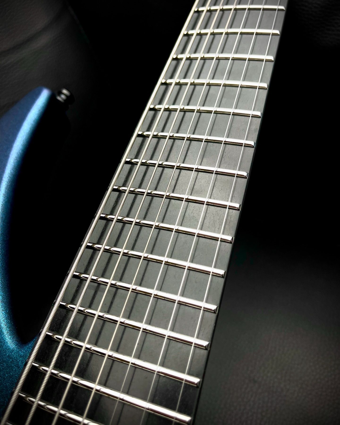 Ruf Guitars Doctor Schrödinger 7 loaded with Lundgren M7 pickups and an EverTune F7 model bridge in a carbon fiber body